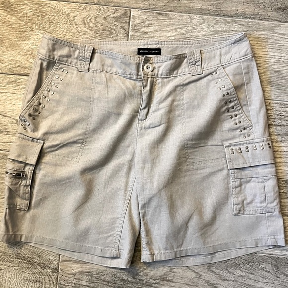 New York and company grey linen shorts with studs Sz 6 - Picture 1 of 6
